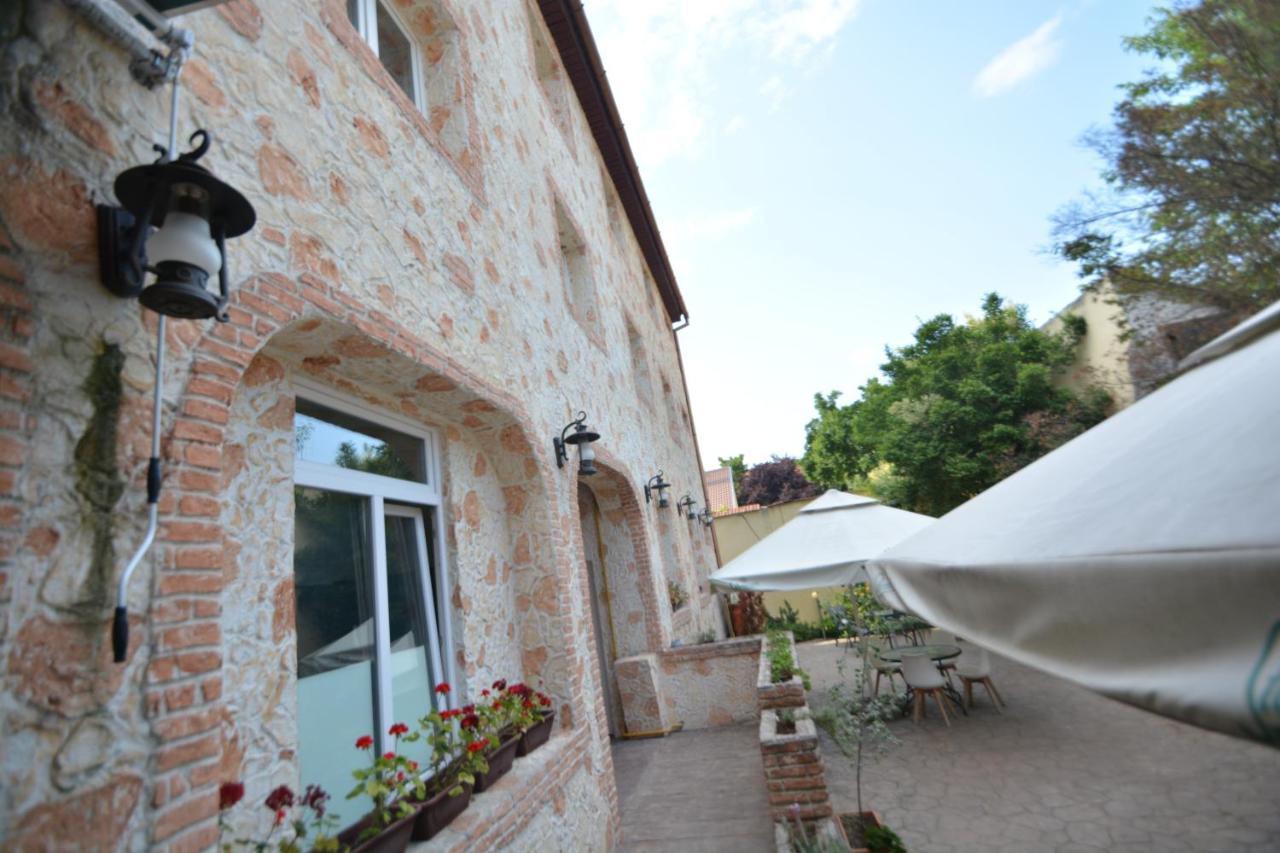 Gala - Guesthouse Oradea Ngoại thất bức ảnh