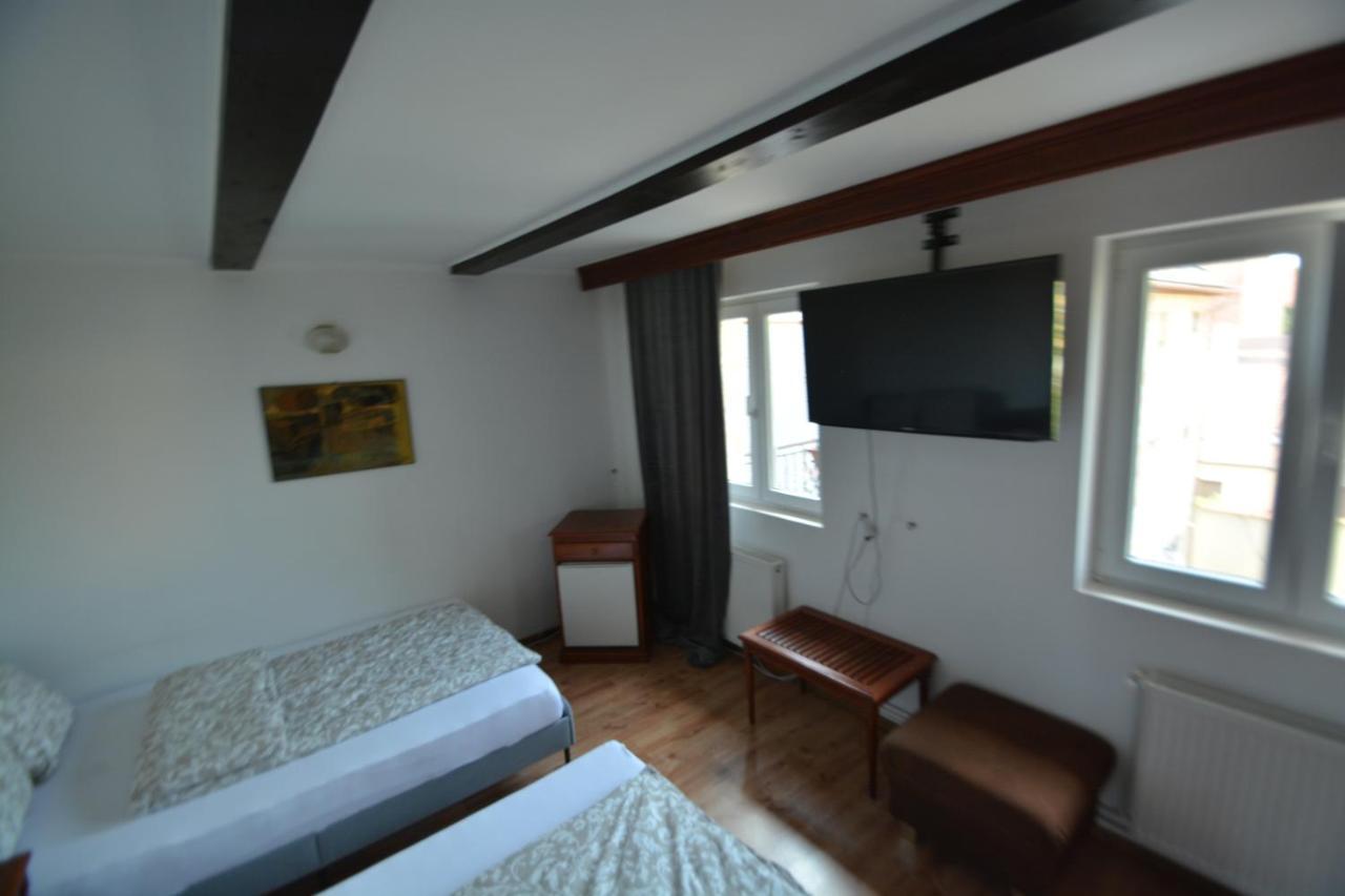 Gala - Guesthouse Oradea Ngoại thất bức ảnh