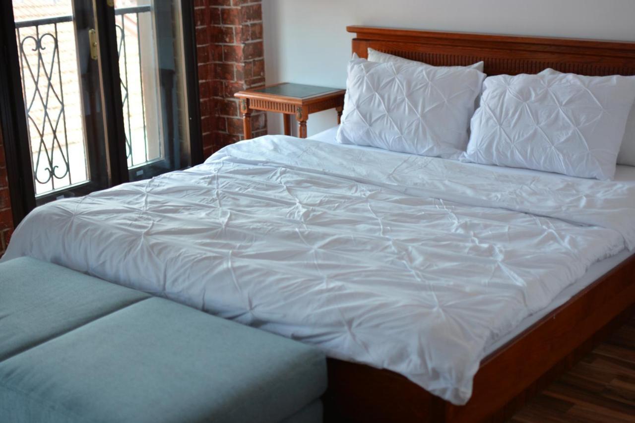 Gala - Guesthouse Oradea Ngoại thất bức ảnh