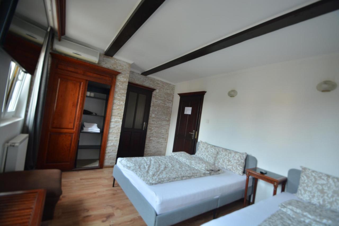 Gala - Guesthouse Oradea Ngoại thất bức ảnh