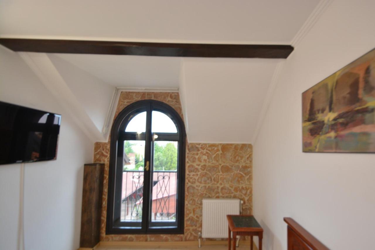 Gala - Guesthouse Oradea Ngoại thất bức ảnh
