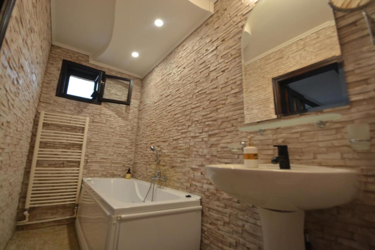 Gala - Guesthouse Oradea Ngoại thất bức ảnh
