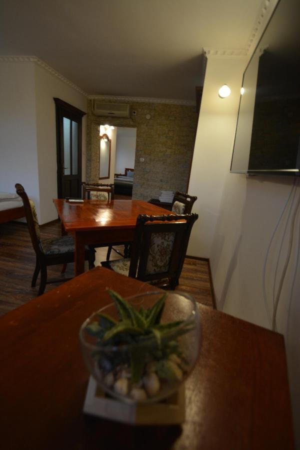 Gala - Guesthouse Oradea Ngoại thất bức ảnh